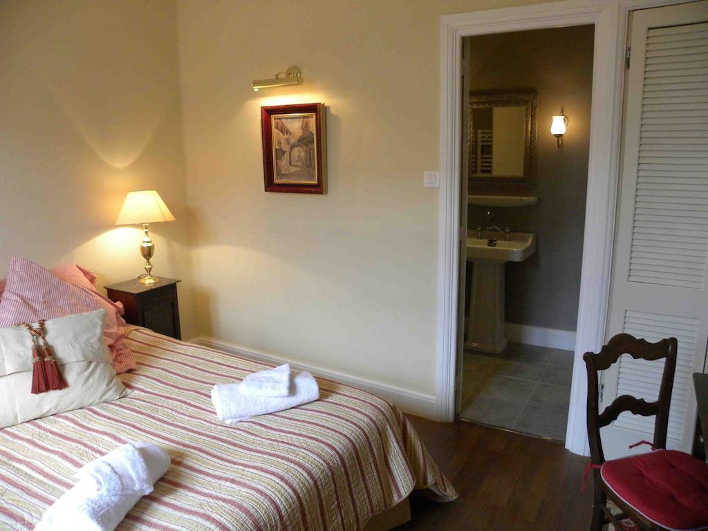 Le Logis Alexandra Bnb La Trimouille 객실 사진